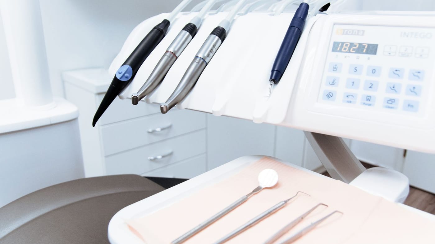 Equipamentos de uma clínica odontológica